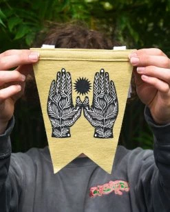 Oxford Pennant Palms Felt Fishtail Pennant Home