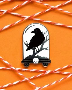 LuxCups Creative Raven Cloche Pin