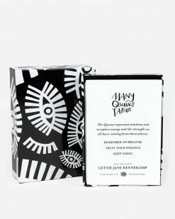 Vieux Monde Express Many Queens Tarot Deck