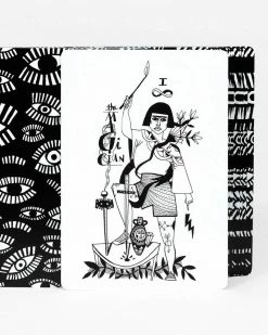 Vieux Monde Express Many Queens Tarot Deck