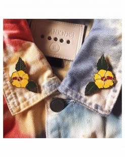 Lulu Bloo Maui Flowers Pin Set Pins + Patches