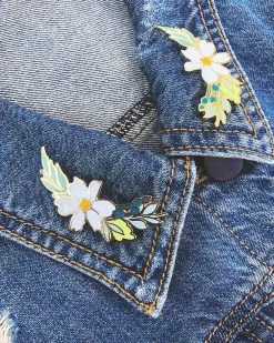 Lulu Bloo White Flowers Pin Set